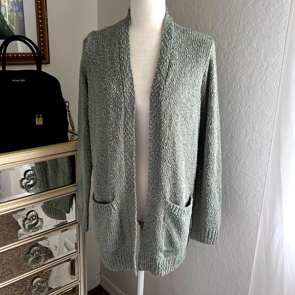 Barefoot Dreams Sage green cardigan - Picture 2 of 8
